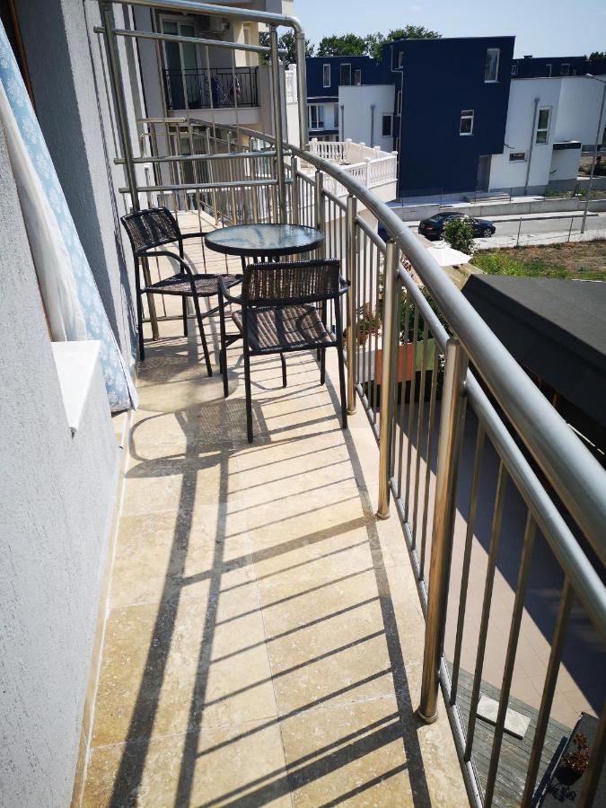 Guest House Petrovi Ravda Luaran gambar