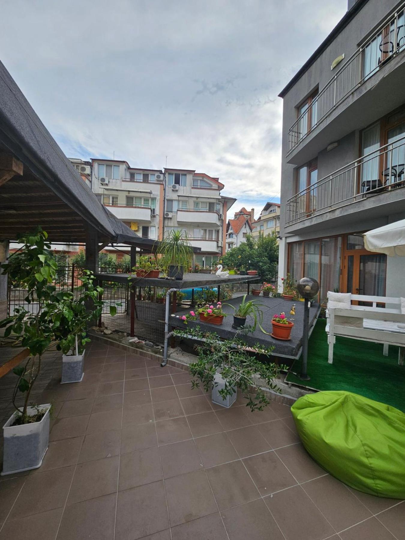 Guest House Petrovi Ravda Luaran gambar