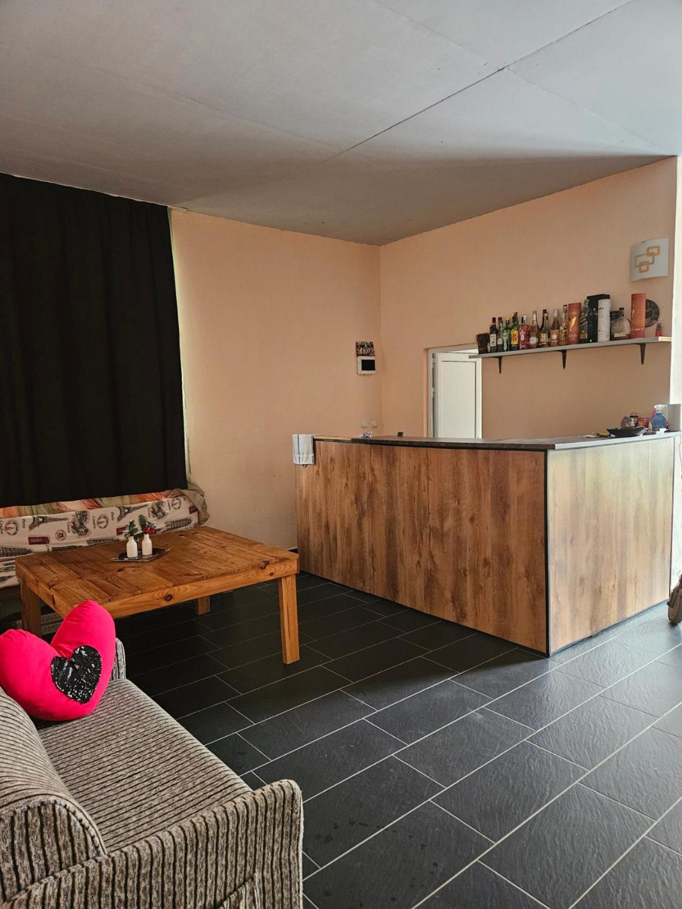 Guest House Petrovi Ravda Luaran gambar