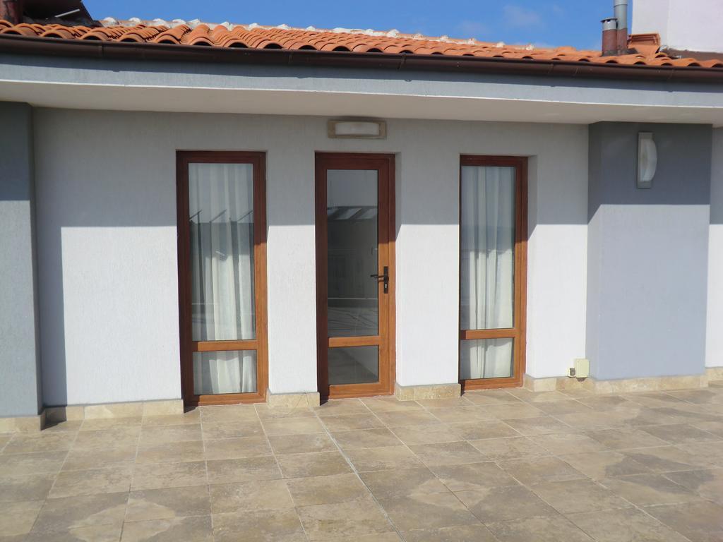 Guest House Petrovi Ravda Luaran gambar
